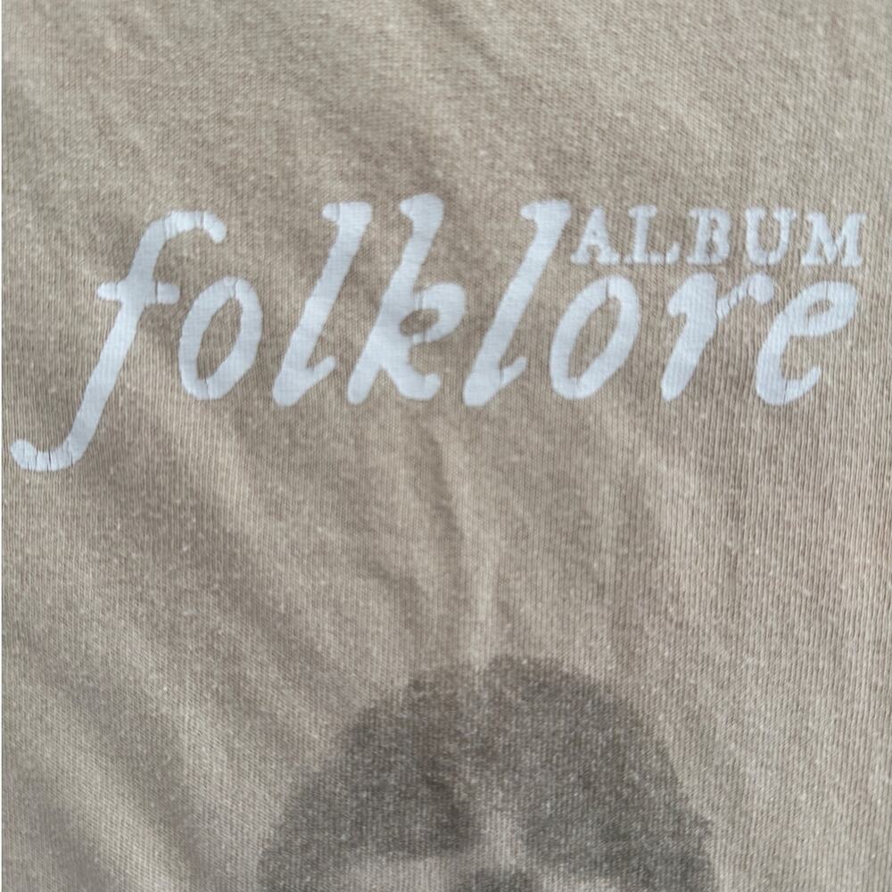 Taylor Swift | rare cream Folklore photo tshirt | size small - Picture 5 of 5